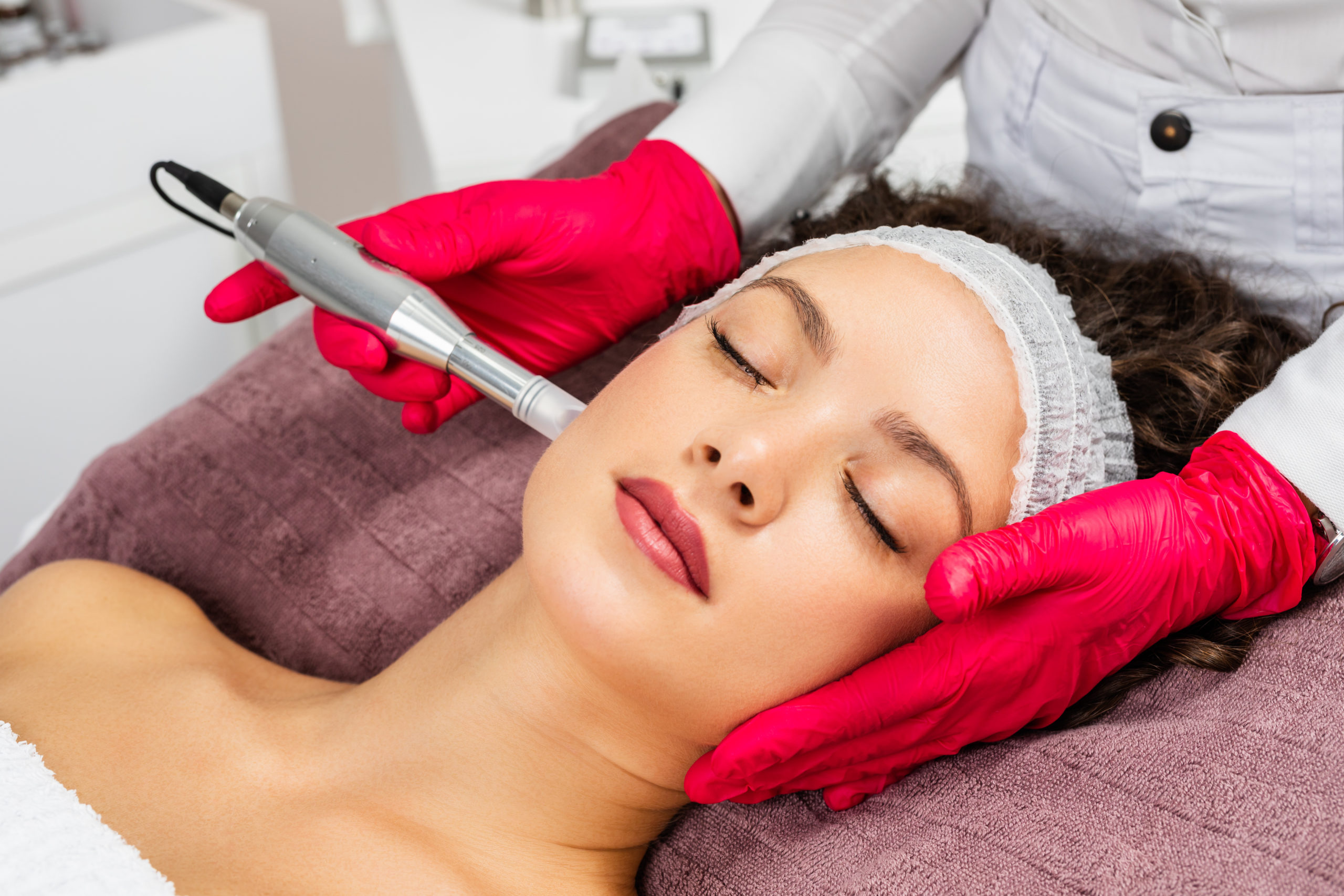 Enhance Your Skin’s Texture With Microneedling